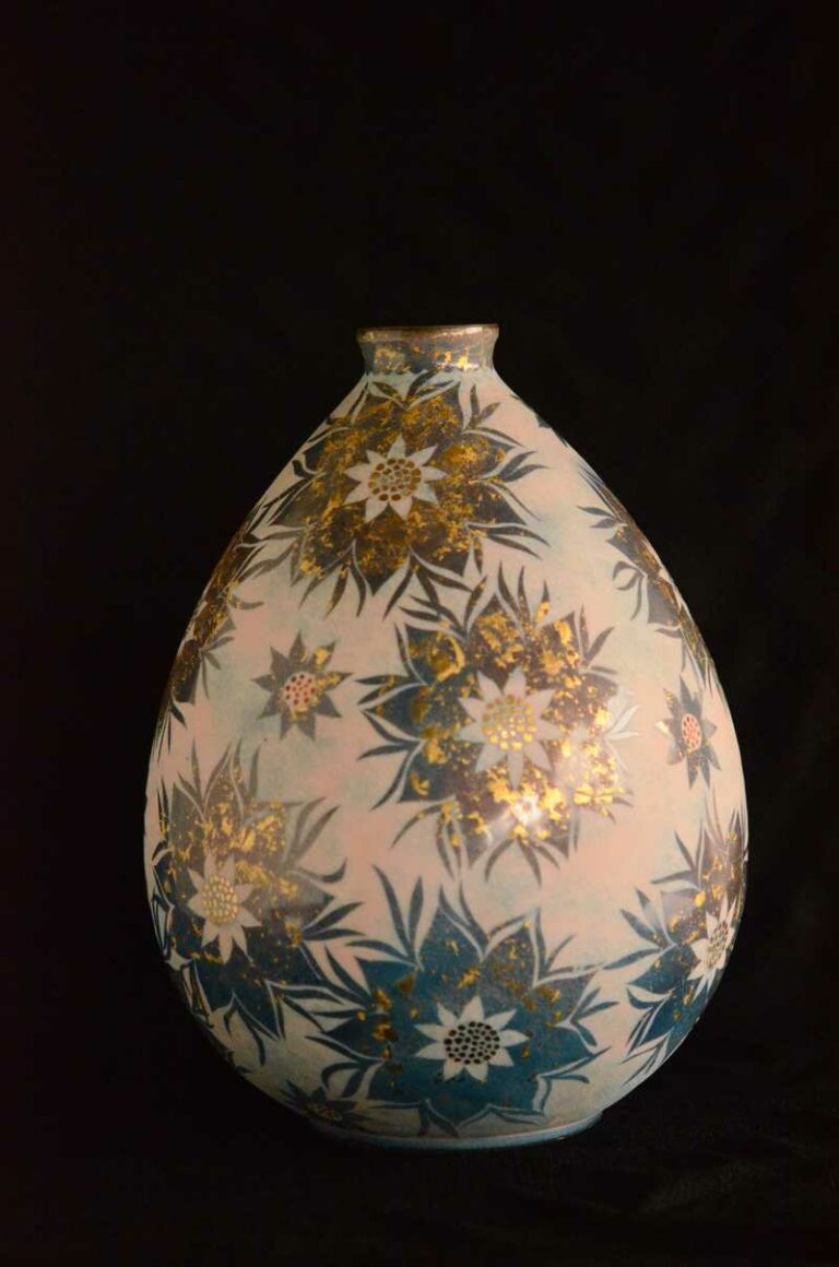 Vase H 26 cm «Les fleurs de Sand » Émaux sablés et feuille d’or sur cuivre